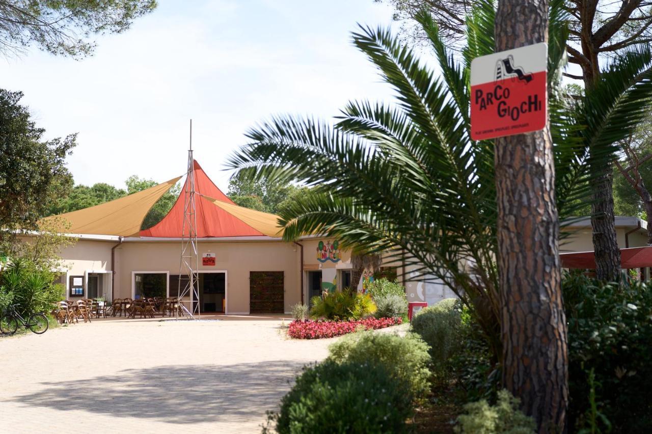 Camping Campo Dei Fiori Vada Exterior foto